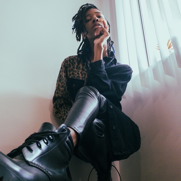 Meet your Posher, Alaya - Picture 2 of 3